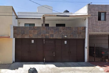 Casa en  C. Miguel Bernal, Aldama Tetlán, 44820 Guadalajara, Jalisco, México