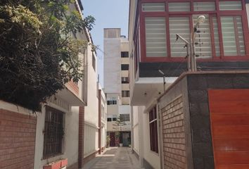 Casa en  Calle Contralmirante Villar, Lima, Perú