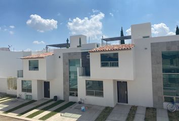 Casa en fraccionamiento en  Cacalomacán, Estado De México, México