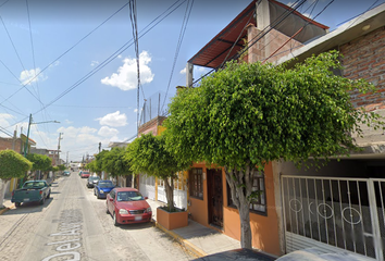 Casa en  Del Avellano 131, Los Naranjos, Celaya, Guanajuato, México