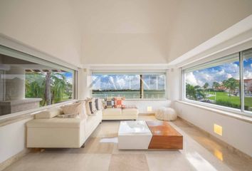 Casa en  Isla Dorada, Boulevard Kukulcan, La Isla, Zona Hotelera, Cancún, Quintana Roo, México
