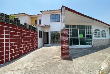 Casa en fraccionamiento en  Geo Villas Rincón De Los Pinos Ii, Geovillas Los Pinos, Veracruz, México