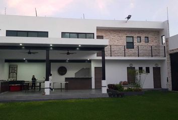Casa en  Cto. Sendero Hacienda Real, 45640 Tlajomulco De Zúñiga, Jal., México