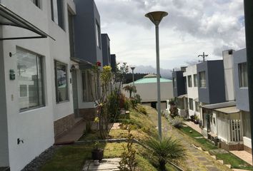 Casa en  Paseos Del Pichincha, Quito, Ecuador