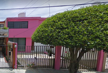 Casa en  C. Encino 106, Mz 005, Hab Valle De Los Pinos 1a. Secc, 54040 Tlalnepantla De Baz, Méx., México