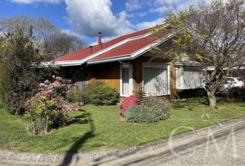 Casa en  Álvaro Cobarrubias, Valdivia, Chile