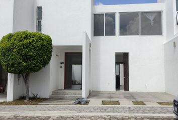 Casa en fraccionamiento en  Haras Del Bosque, Avenida Las Haras, Haras Flor Del Bosque, Puebla De Zaragoza, Puebla, México