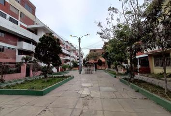 Departamento en  Unidad Vecinal Mirones, Lima, Perú