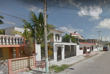 Casa en  Lázaro Cárdenas, Chetumal, Quintana Roo, México