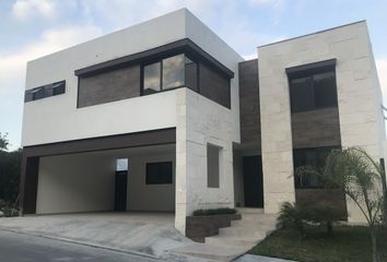 Casa en  Carolco Residencial Primer Sector, Del Centzontle, Carolco Residencial, Monterrey, Nuevo León, México