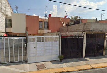 Casa en  C. Bosques De Paraguay 103, Los Heroes Tecamac, 55764 Ojo De Agua, Méx., México