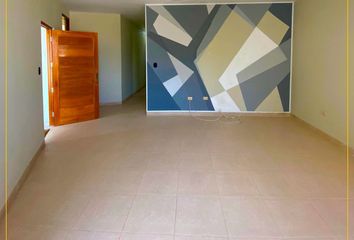 Casa en  Avenida Fortunato Chirichigno 11-b, Piura, Per