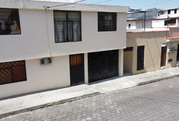 Casa en  Calle Pueblo Viejo 1-208, Quito, Ecu