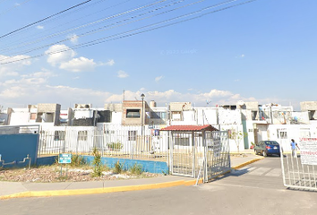 Casa en condominio en  Avenida Sakurajima 3081, Santiago De Querétaro, Querétaro, México