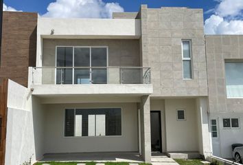 Casa en fraccionamiento en  Villas Del Campo, Estado De México, México