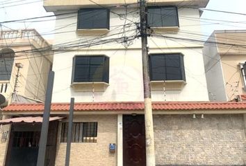 Casa en  Ciudadela Los Alamos Norte, 1° Pasaje 10 No - Miguel Donoso Pareja, Guayaquil, Ecuador