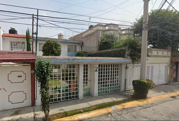 Casa en  Génova 23, Manzana 015mz 015, Hab Izcalli Piramide, 54140 Tlalnepantla, Méx., México