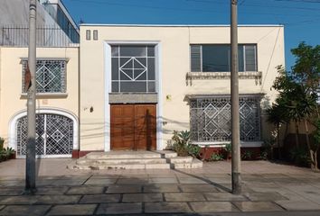 Casa en  Calle Jose Felix Olcay 221, Lima, Perú