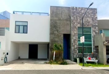 Casa en  Boulevard Centro Sur 2500, Claustro De La Catedral, Claustro De Santiago 1ra Sección, Santiago De Querétaro, Querétaro, México