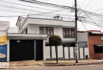 Casa en  Ángel Ludeña & Machala, Quito, Ecuador