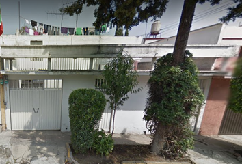 Casa en  Calle Viveros De Asís 182, Mz 003, Habitacional Viveros De La Loma, Tlalnepantla De Baz, Estado De México, México