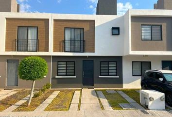 Casa en fraccionamiento en  Zakia, Querétaro, México