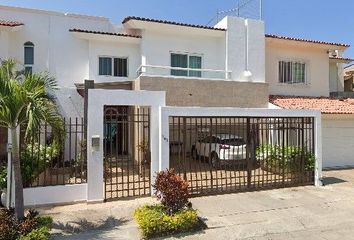 Casa en  Fluvial Vallarta, Puerto Vallarta, Jalisco, México