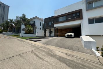 Casa en  Puerta De Hierro, Zapopan, Zapopan, Jalisco