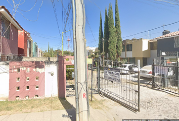 Casa en fraccionamiento en  C. Loma Del Naranjo 48, Lomas De San Agustin, 45650 Lomas De San Agustín, Jal., México