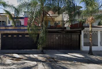 Casa en  C. Josefa Ortiz De Domínguez 3416, Lagos De Oriente, 44790 Guadalajara, Jal., México