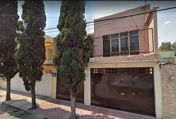 Casa en  Valle Del Carvajal, Valle De Aragon 1ra Sección, Ciudad Nezahualcóyotl, Estado De México, México