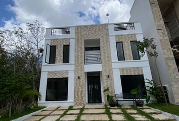 Casa en  Vía Cumbres, Avenida Huayacán, Cancún, Quintana Roo, México