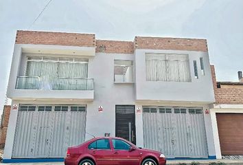 Casa en  Calle 5, As. Las Brisas De Carabayllo, Carabayllo, Lima, 15121, Per