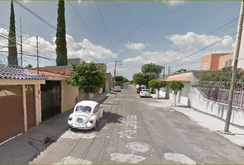Casa en  Paseo De Las Brisas, Providencia, Celaya, Guanajuato, México