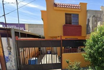 Casa en  Calamares 704, Jardines Del Mezquital, San Nicolás De Los Garza, Nuevo León, México