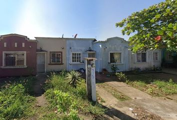 Casa en  Río Calzadas, Santa Fe, Fraccionamiento Ciudad Olmeca, Veracruz, México