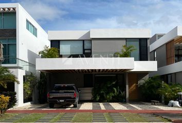 Casa en  Residencial Cumbres, Calle Monte Vinsón, Cancún, Quintana Roo, México