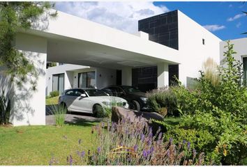 Casa en fraccionamiento en  El Bosque Country Club, Guanajuato, México