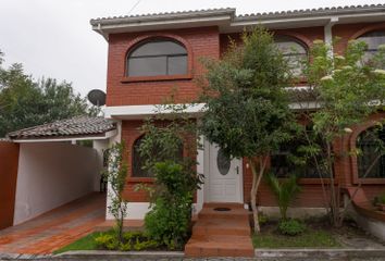 Casa en  La Armenia 2, Quito, Ecuador
