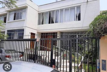 Casa en  Calle Tordillas 140-174, Cuadra 1, Ur. El Palomar, San Isidro, Lima, 15036, Per