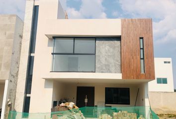 Casa en fraccionamiento en  Boulevard Forjadores De Puebla, Barrio De Jesús Tlatempa, Cholula, Puebla, México