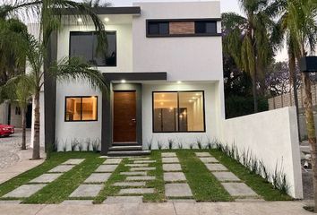 Casa en fraccionamiento en  De La Selva, Lomas De La Selva, Cuernavaca, Morelos, México