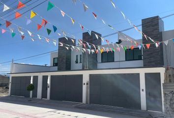 Casa en  Calle Los Serranos, San Mateo Atenco, Estado De México, México
