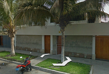 Casa en  Avenida Los Cocos 117-121, Cuadra 1, Piura, 20001, Per