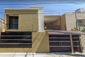 Casa en  C. José María Velasco, Los Alcanfores, Santiago De Querétaro, Querétaro, México