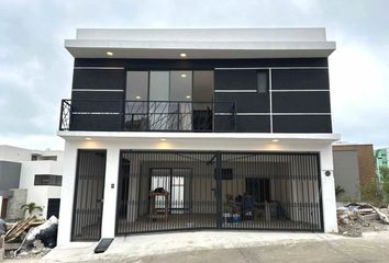 Casa en  Calle Primavera, Jacarandas, Emiliano Zapata, Veracruz De Ignacio De La Llave, 91637, Mex