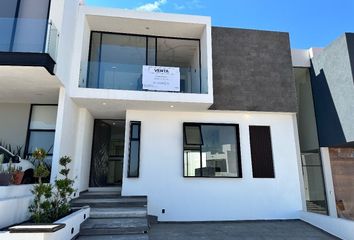 Casa en fraccionamiento en  Lomalta Tres Marías, Morelia, Michoacán, México