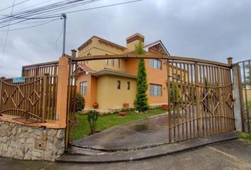 Casa en  Escuela Del Bayas Azogues, Calle Santa María, Azogues, Ecuador