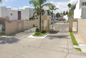 Casa en fraccionamiento en  Guadalupe 2165, Bugambilias Country, Zapopan, Jalisco, México