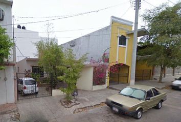 Casa en  Avenida Gabino Vázquez, Los Pinos, Culiacán, Sinaloa, México